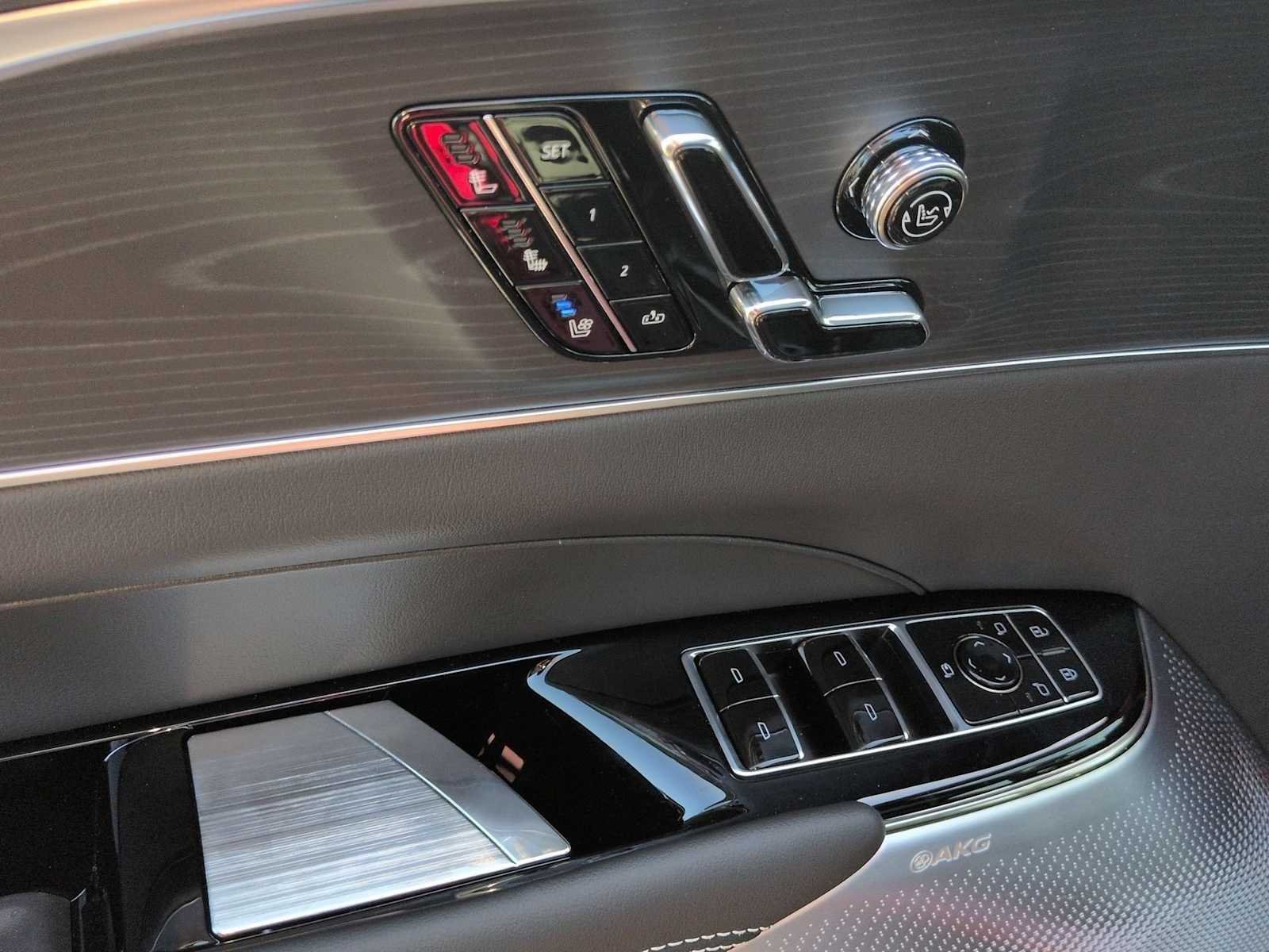 2026 Cadillac LYRIQ V - Photo 11