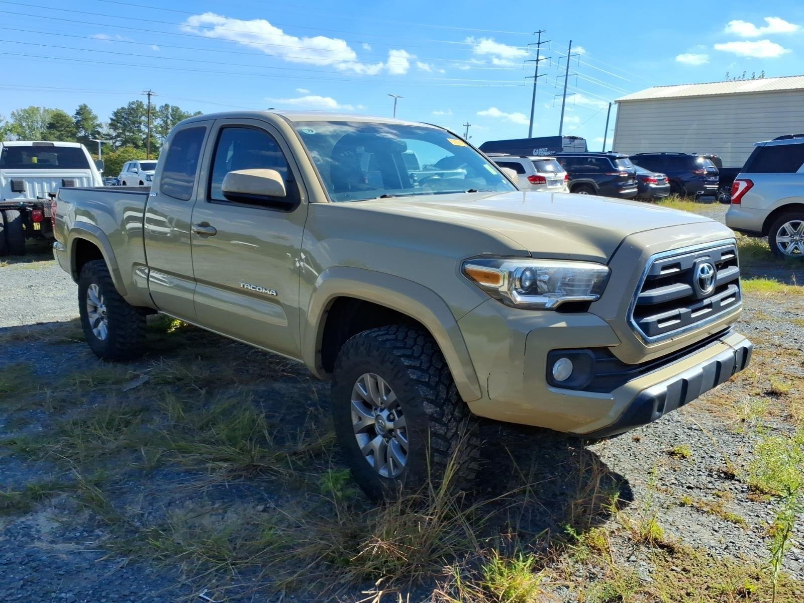 Used 2017  TOYOTA  image 5