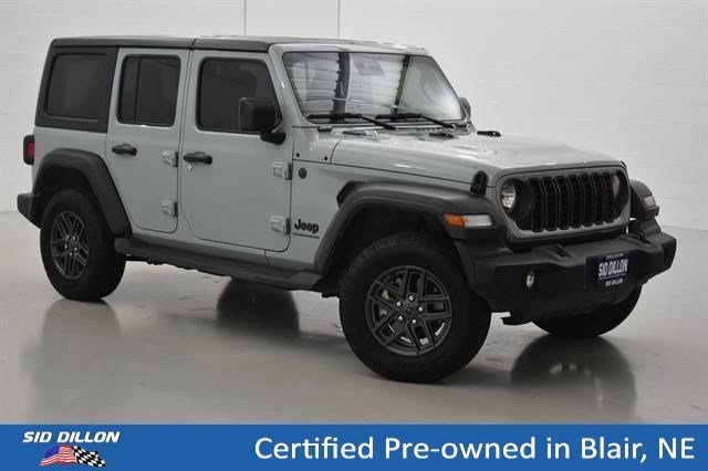 Used 2024 Earl Clearcoat Jeep Sport S image 11