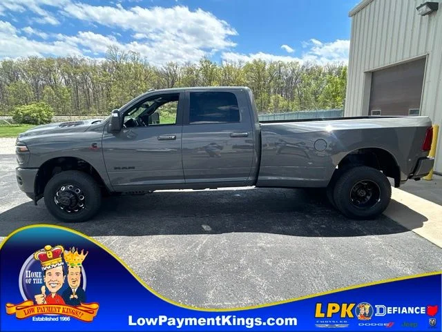 New 2026 Ceramic Gray Clear-Coat Exterior Paint RAM LARAMIE image 7