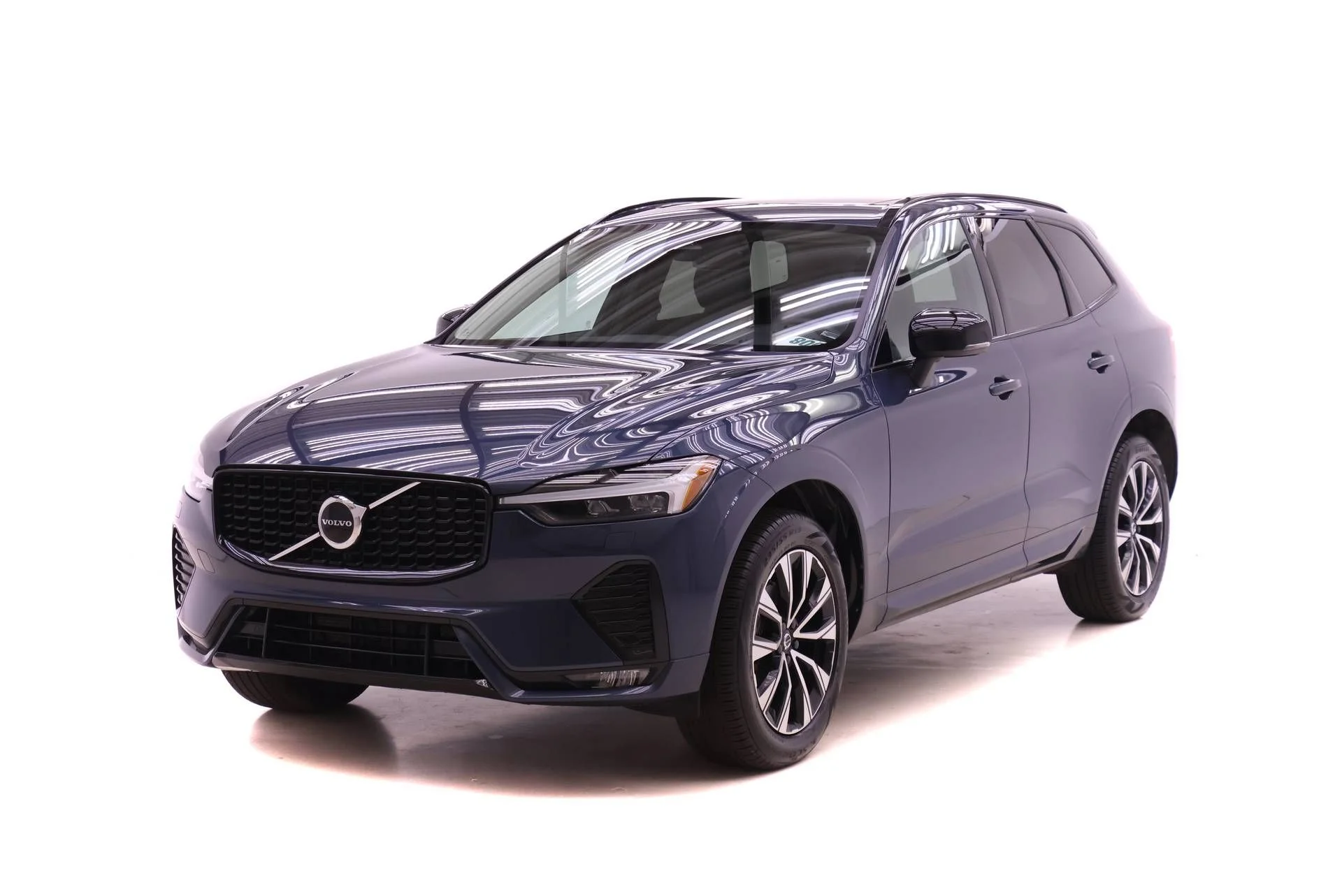 2024 Volvo XC60 B5 Core Dark Theme AWD's photo