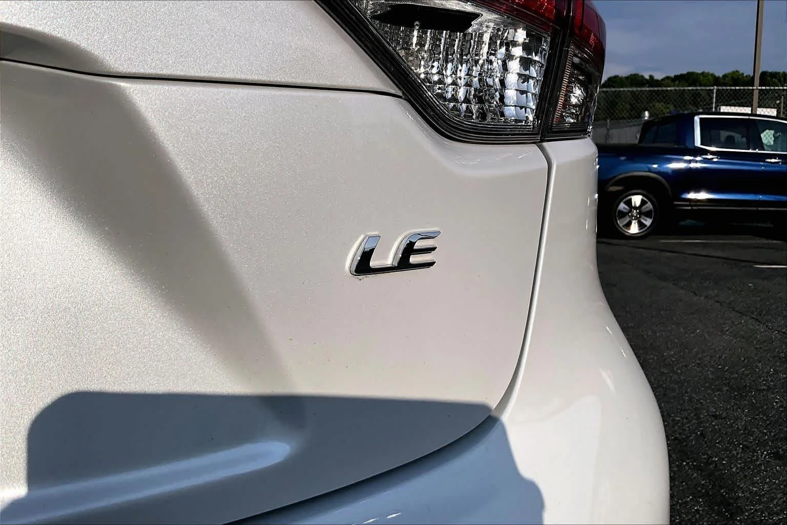 Used 2025 Wind Chill Pearl Toyota LE image 10