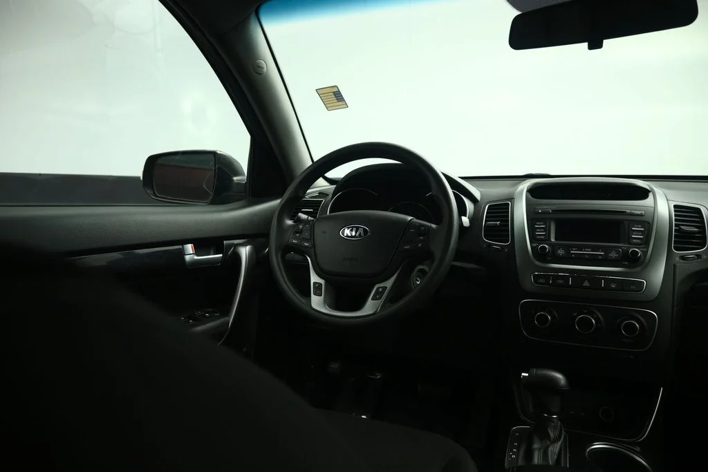 Used 2015 Red Kia LX image 38