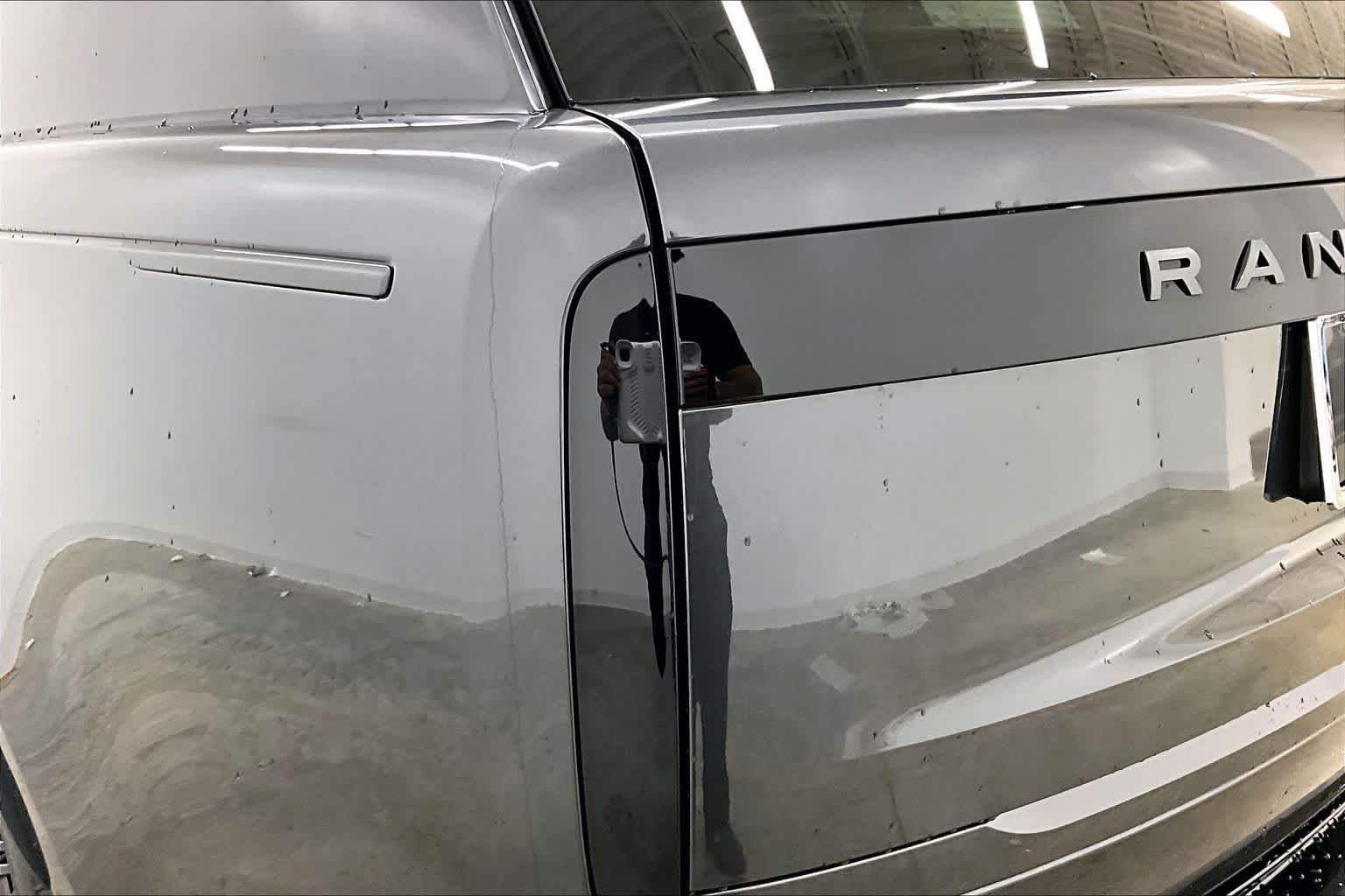 Used 2025 Carpathian Grey Premium Metallic Land Rover SE image 29