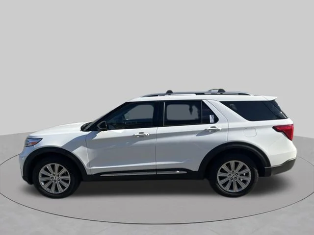 Used 2021 White Metallic Ford Limited image 8