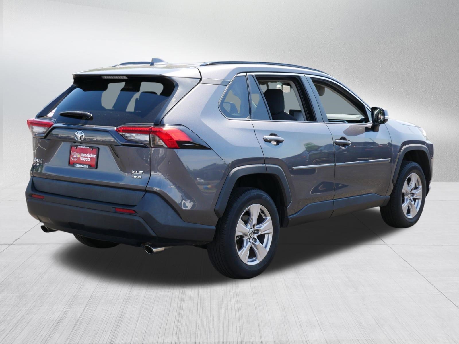 Used 2022 MAGNETIC GRAY M Toyota XLE image 7