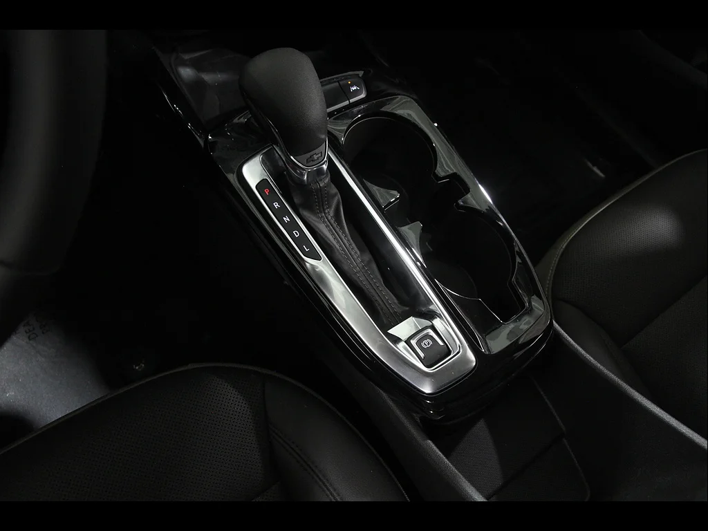 Used 2024 Summit White Chevrolet ACTIV image 16