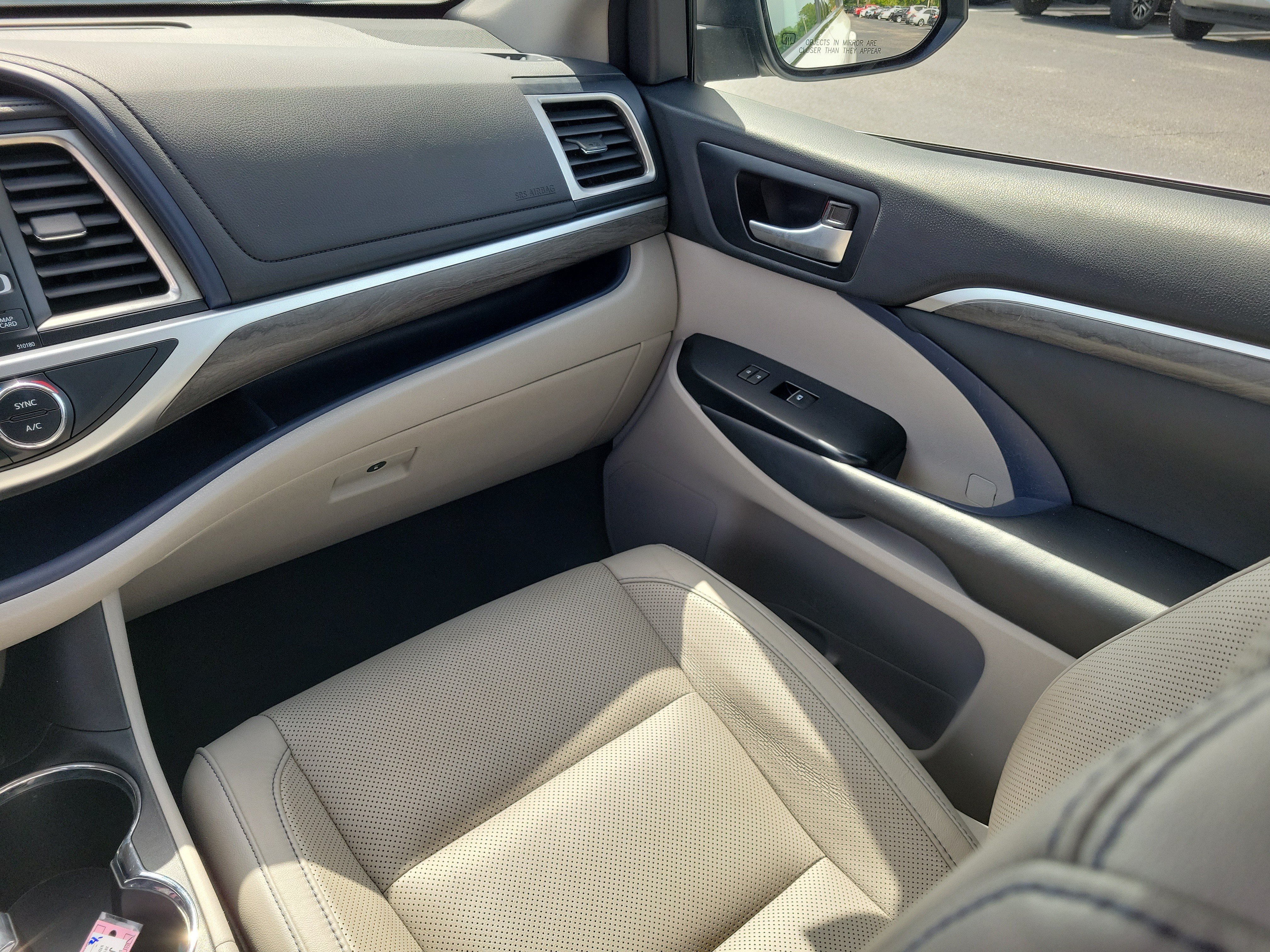 Used 2018 Blizzard Pearl Toyota Limited image 16