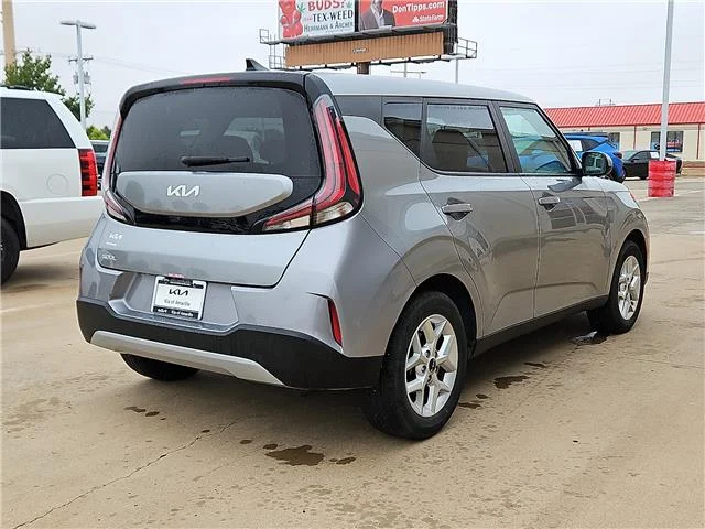 Used 2025 Gray KIA LX (IVT) image 3