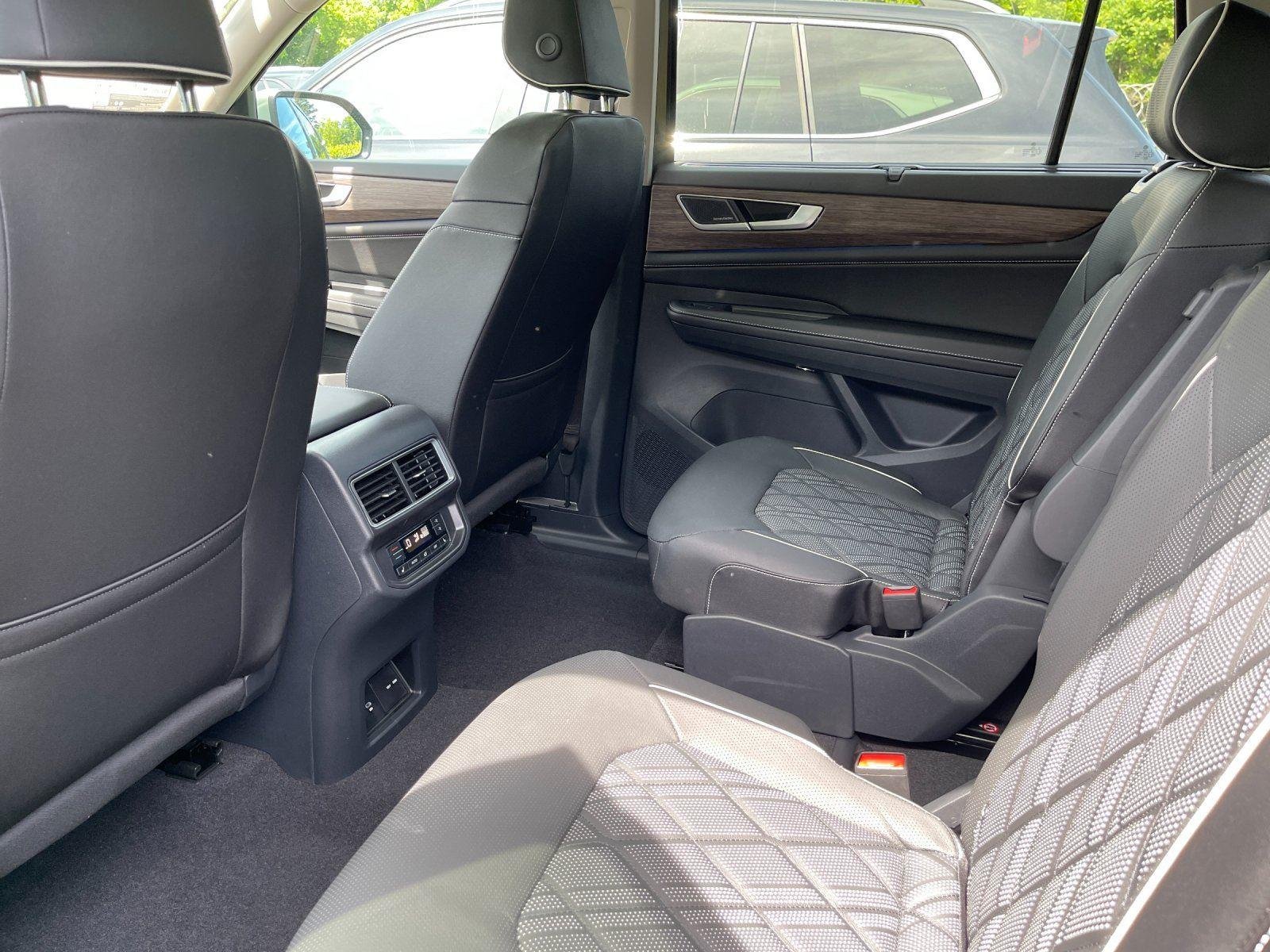 New 2026 Avocado Green Pearl Volkswagen 2.0T SEL Premium R-Line image 33