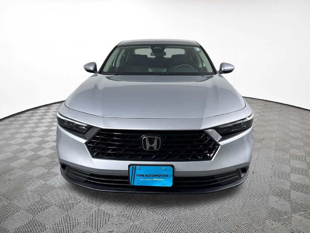 New 2026 Solar Silver Metallic Honda LX image 3