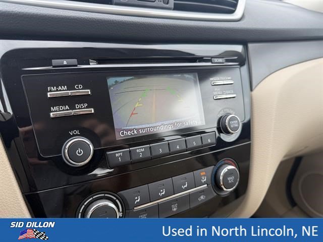 Used 2015 Cayenne Red Nissan S image 15