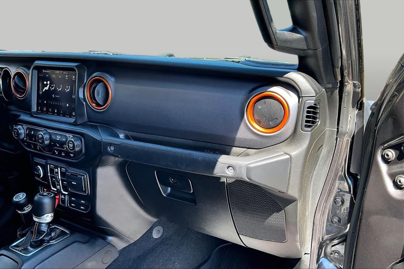 Used 2021 Granite Crystal Metallic Clearcoat Jeep Mojave image 18