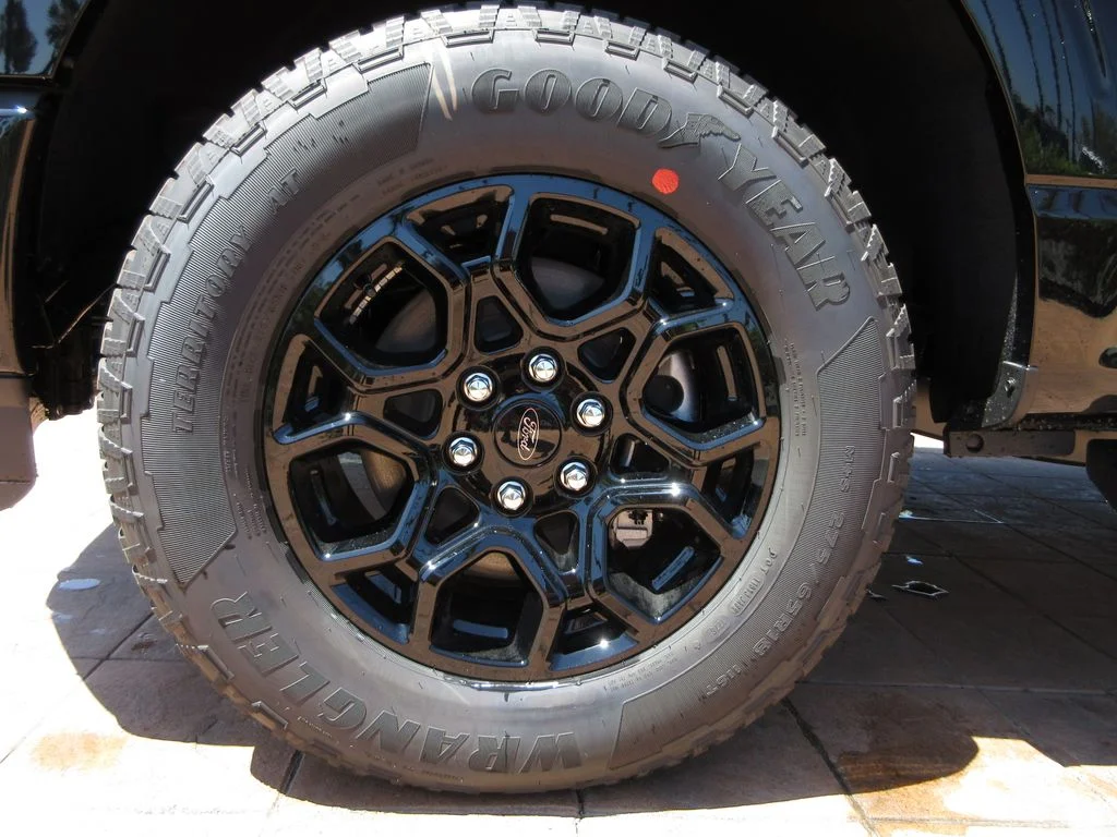 New 2026 Agate Black Metallic Ford XLT image 8