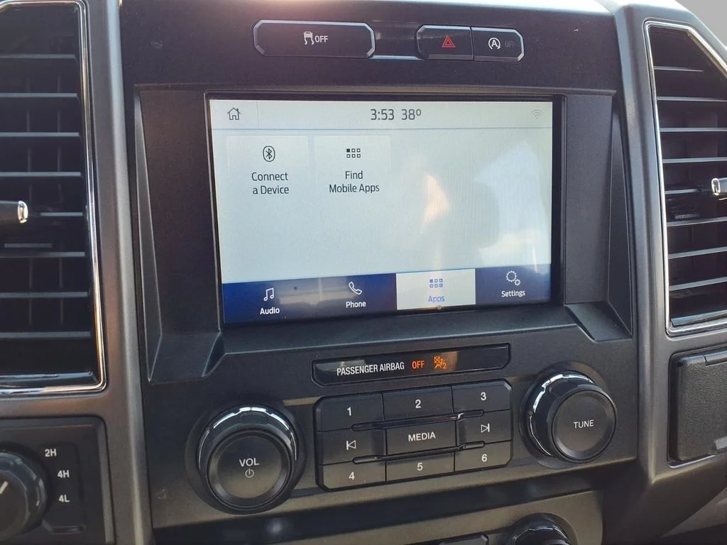 Used 2020 Silver Ford XLT image 9