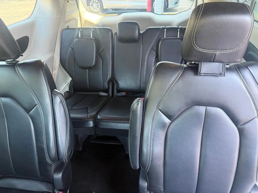 Used 2023 Blue Chrysler Touring L image 15