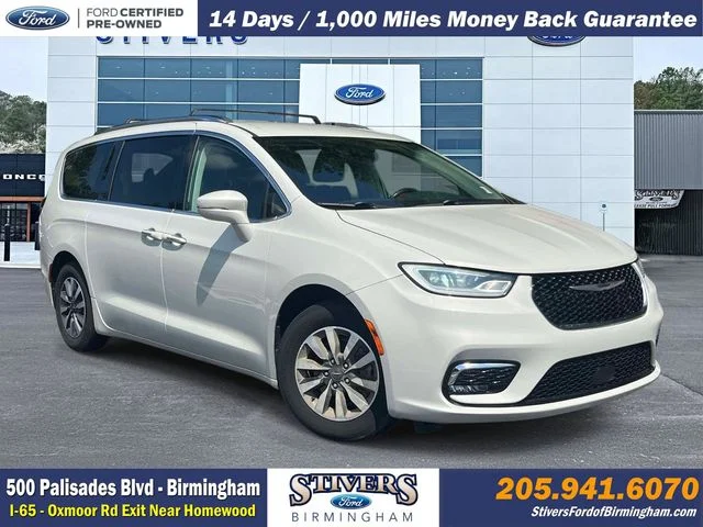 2021 Chrysler Pacifica Touring L's photo