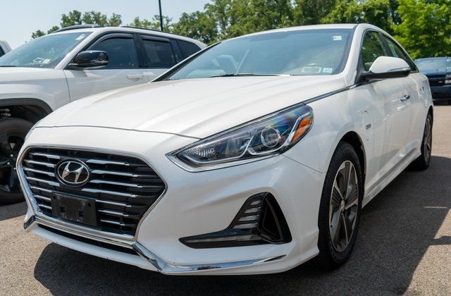Used 2019 White Hyundai Base image 1