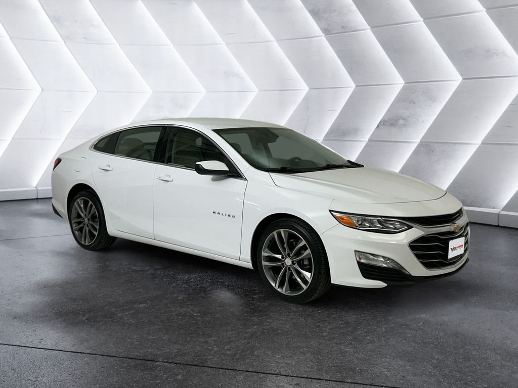 White 2024 Chevrolet Malibu LT with 2LT FWD Sedan Front-Wheel Drive Continuously Variable Transmission