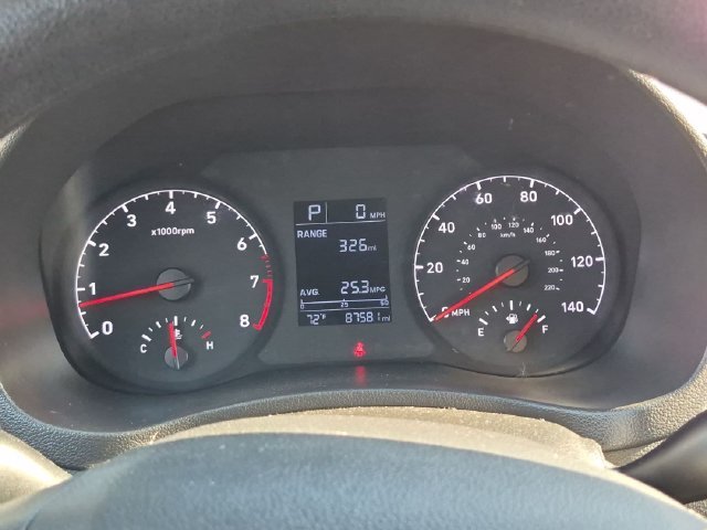 Used 2022 Gray Hyundai SE image 13