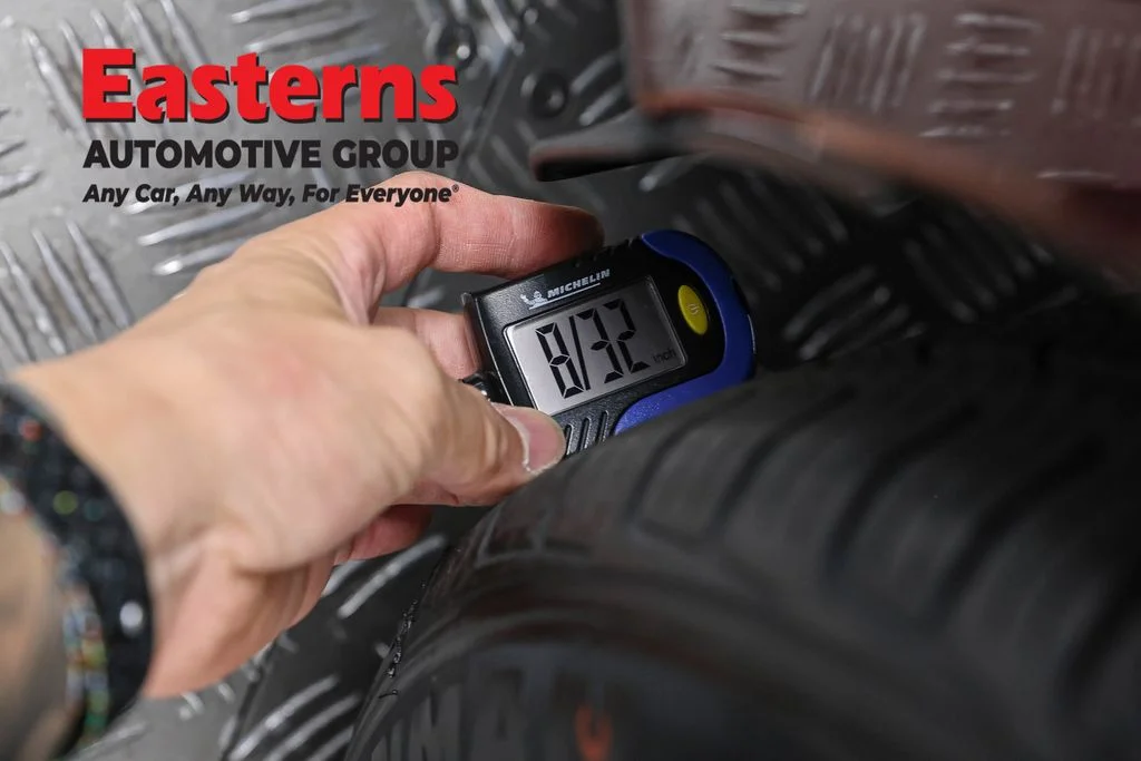 Used 2023 Red Nissan 2.5 SV image 28