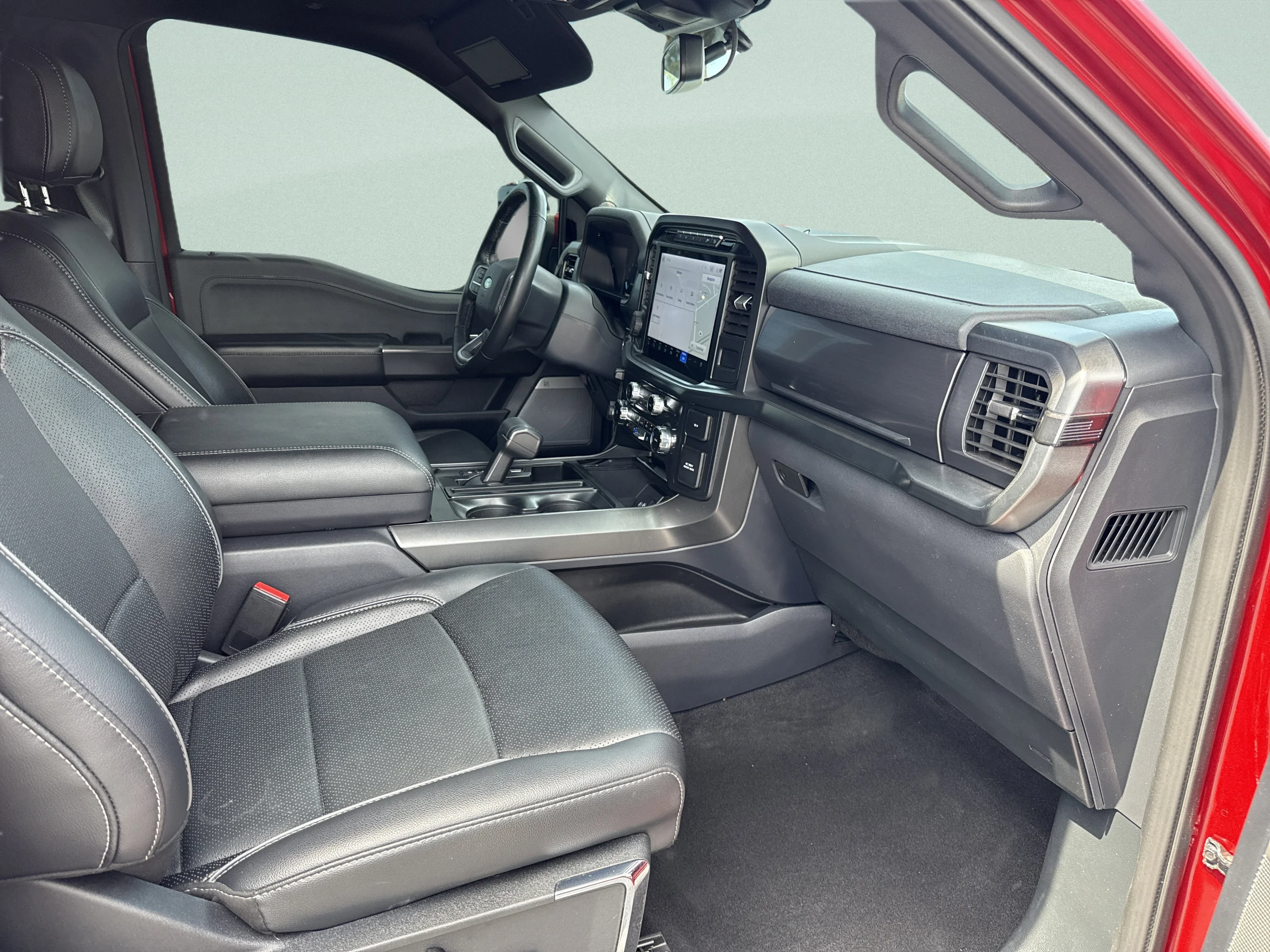 Used 2024 Rapid Red Metallic Tinted Clearcoat Ford LARIAT image 18