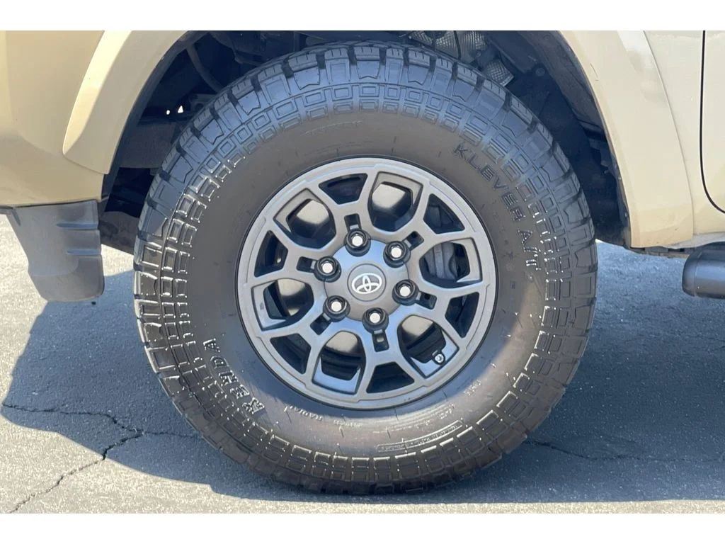 Used 2018 Quicksand Toyota SR5 image 40