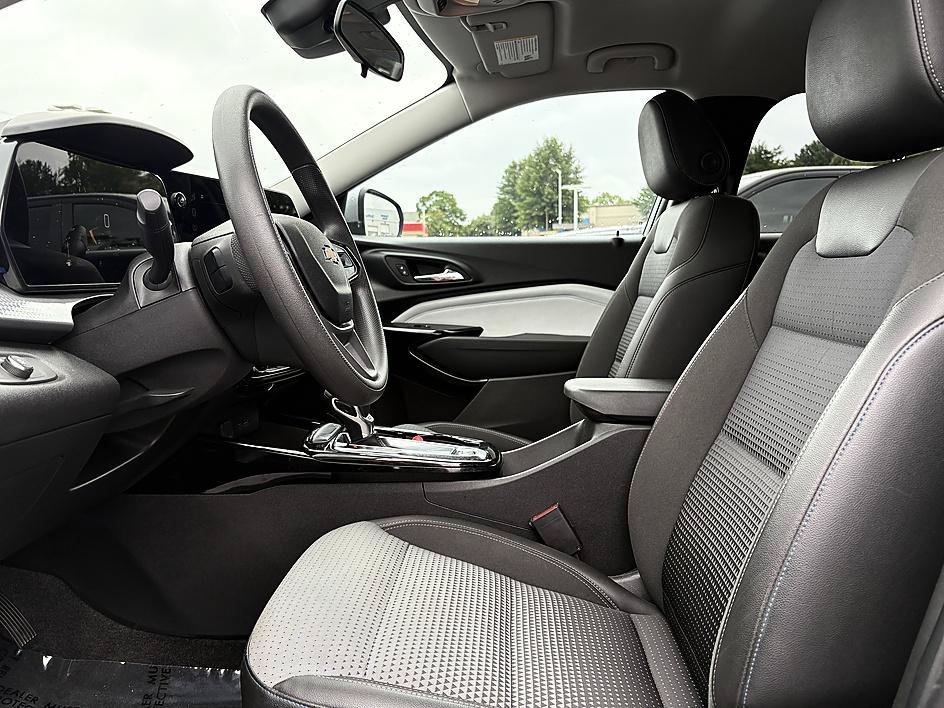 Used 2024 Sterling Gray Metallic Chevrolet LT image 9