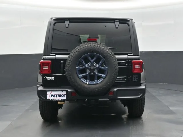 New 2026 Black Clear-Coat Exterior Paint Jeep 85th Anniversary Edition image 6