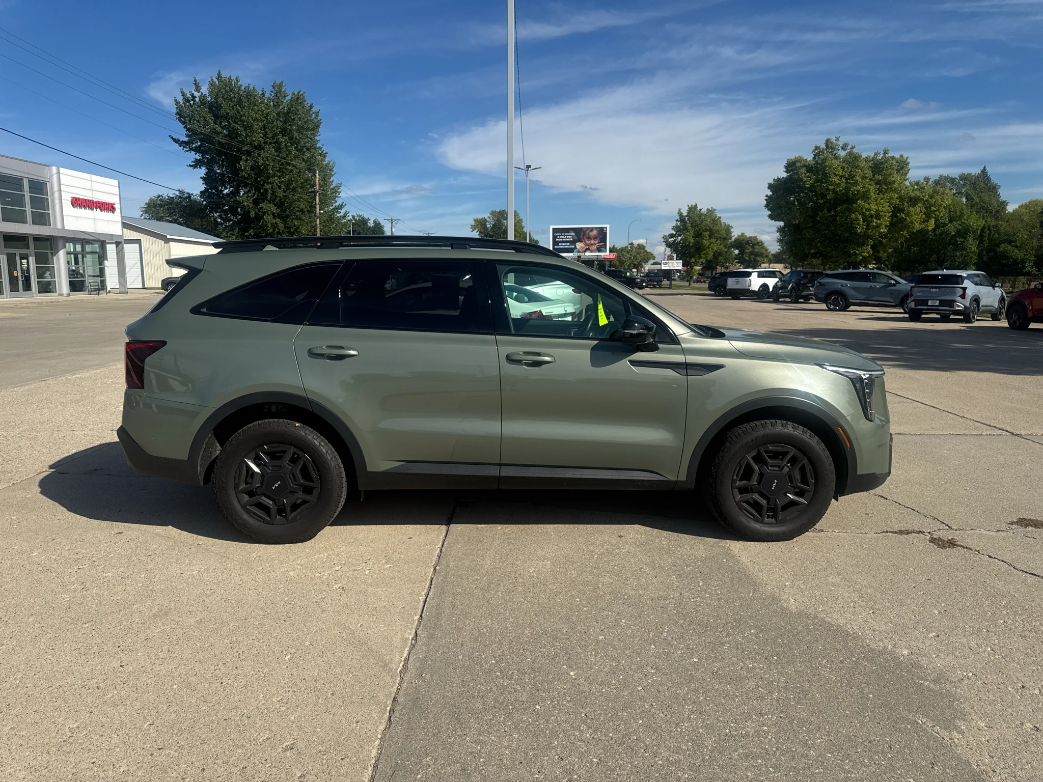Certified Used 2024 JUNGLE GREEN Kia X-Pro SX Prestige image 2