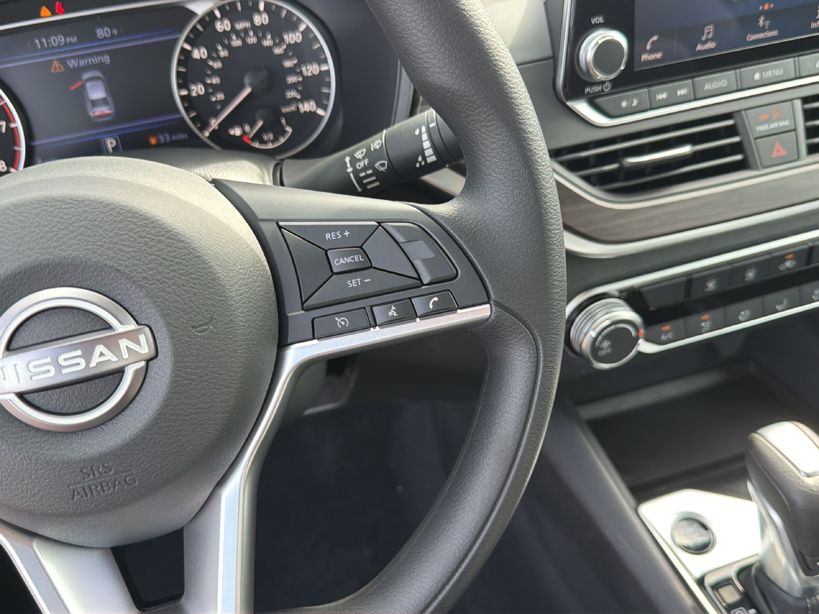 New 2026 White Nissan 2.5 SV image 18