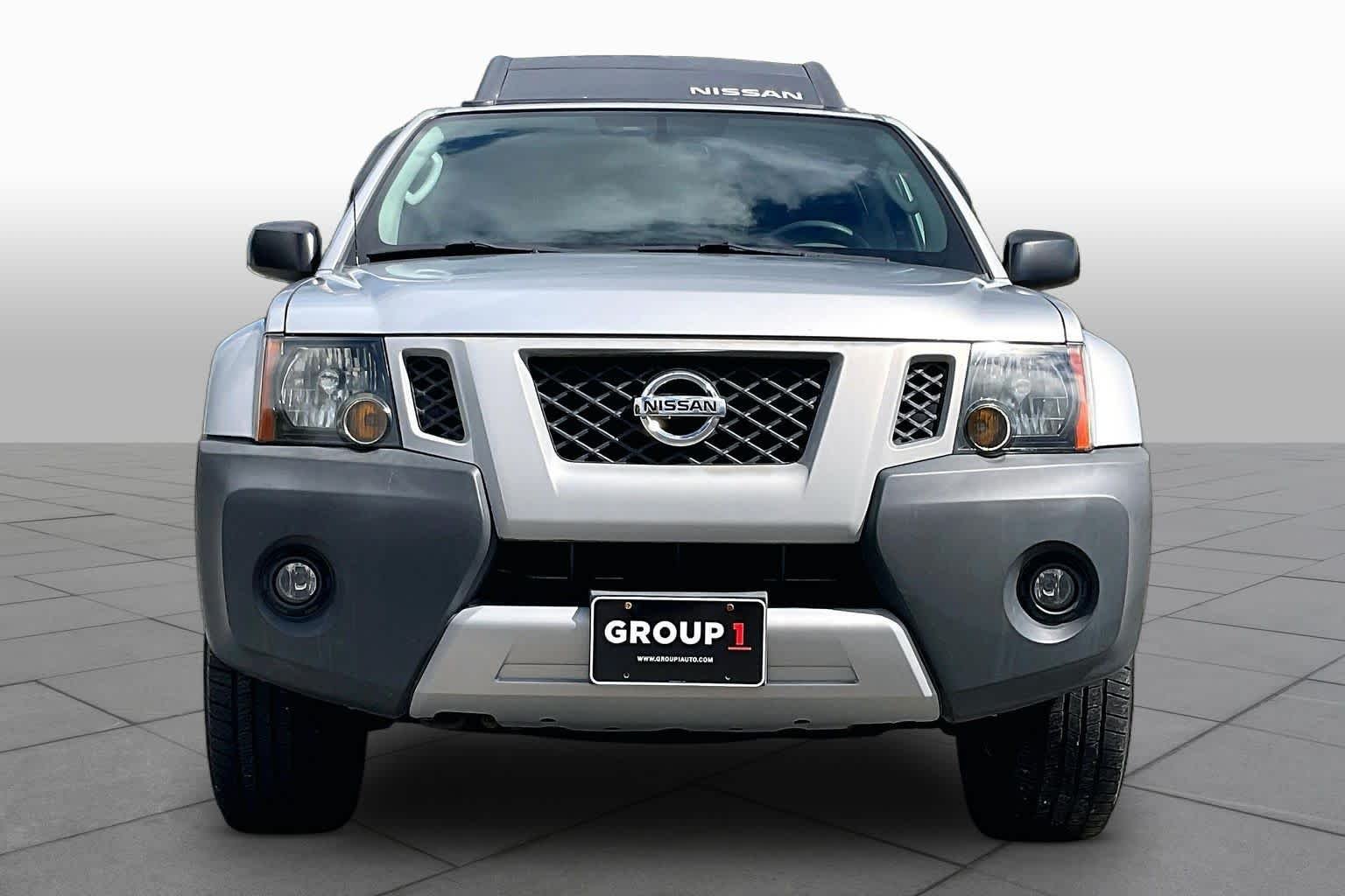 Used 2011 Silver Lightning Nissan S image 3
