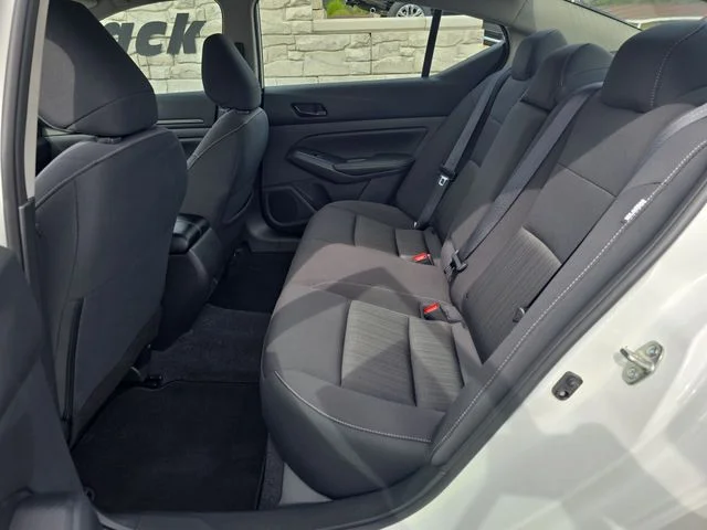 Used 2025 Glacier White Nissan 2.5 SV image 17