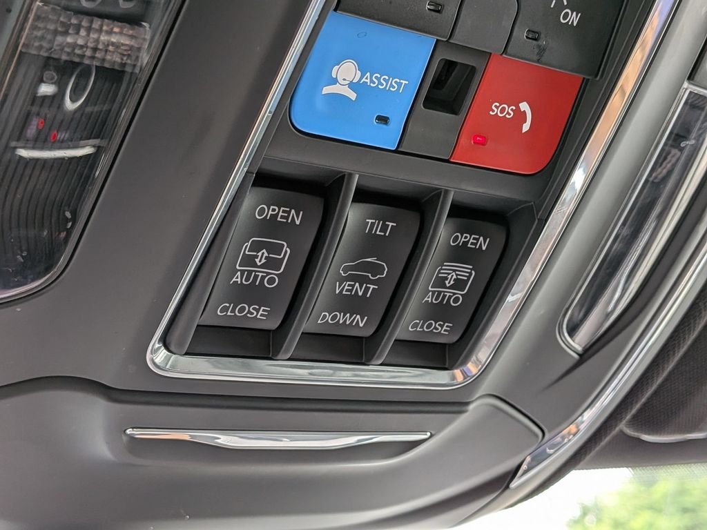 Used 2024 Silver Jeep 4xe image 22