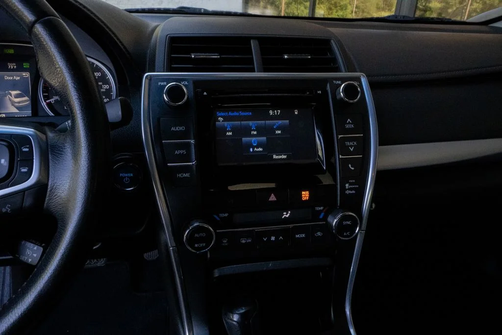 Used 2015 Red Toyota SE image 11