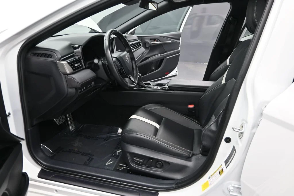 Used 2025 White Toyota SE image 13