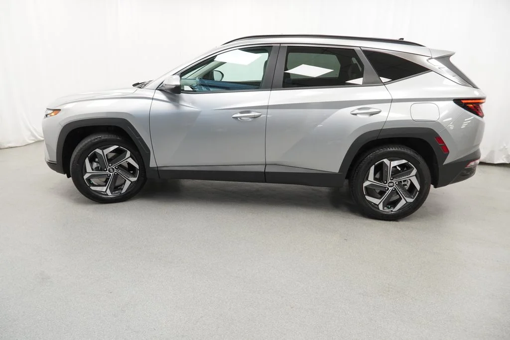 Used 2024 Silver Hyundai SEL image 15