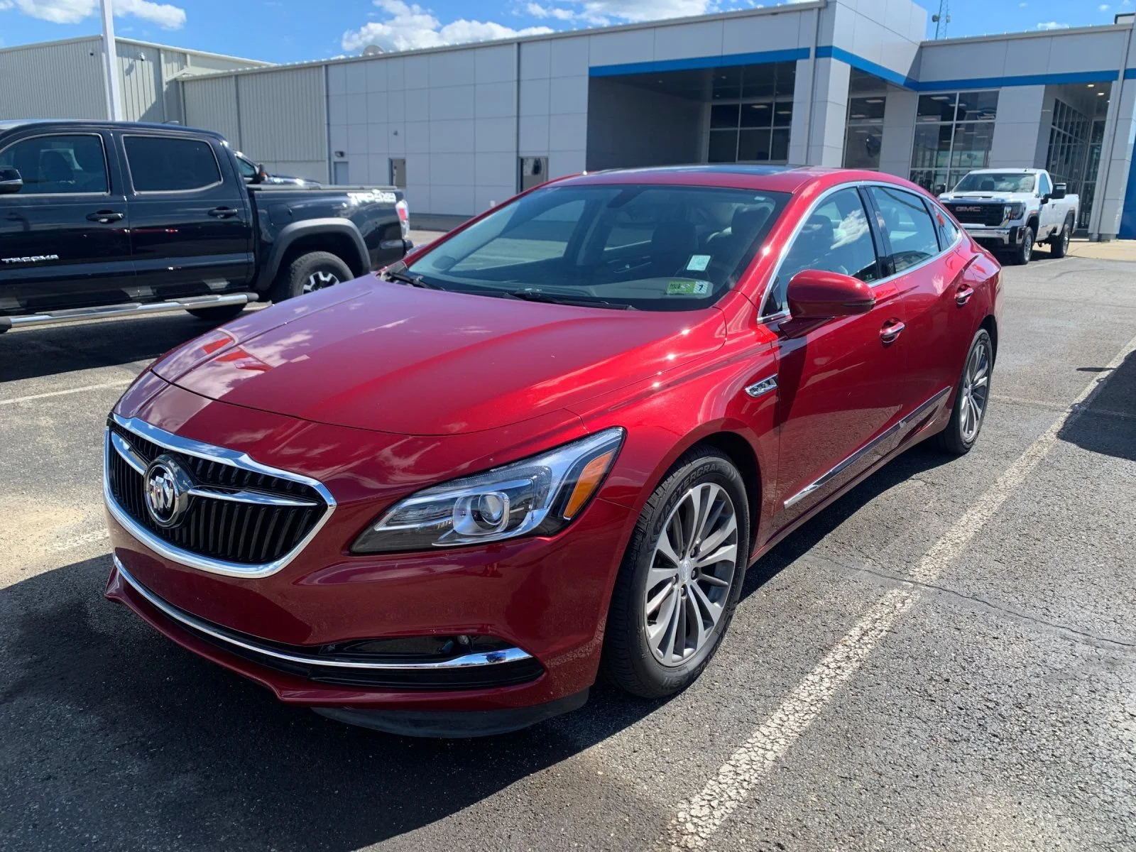 Used 2019 RED QUARTZ TINTCOAT Buick Essence image 7