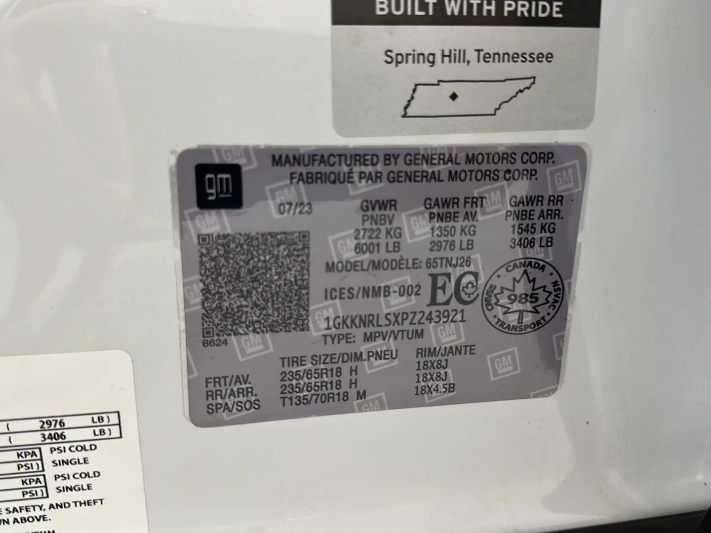 Used 2023 Summit White GMC SLE image 32