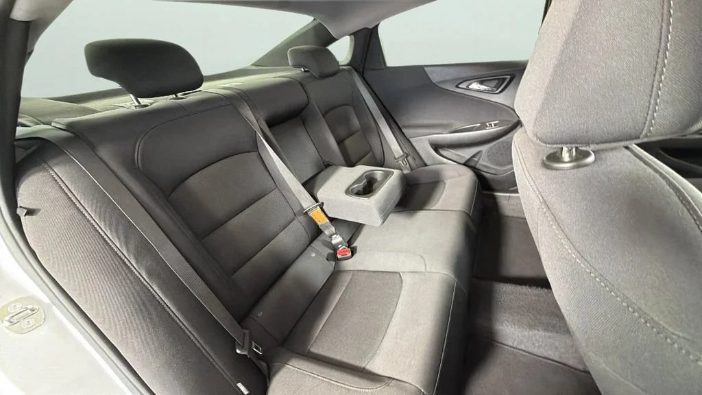 Used 2022 Silver Ice Metallic Chevrolet LT image 28