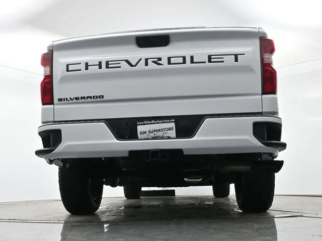 Used 2025 Summit White Chevrolet Custom image 27