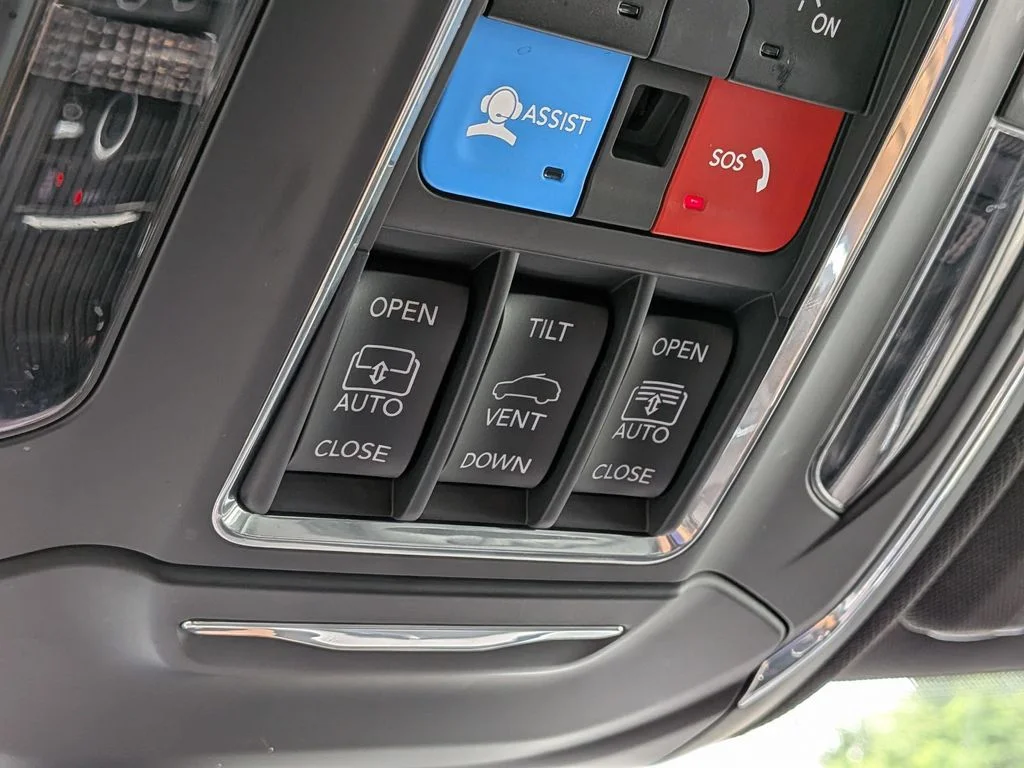 Used 2024 Silver Jeep 4xe image 22