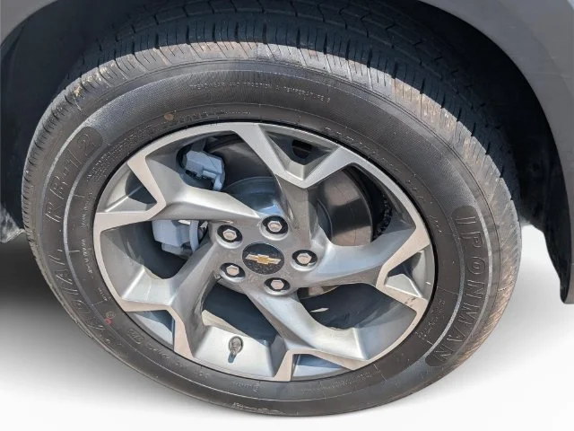 Used 2025 Gray Chevrolet LT image 13