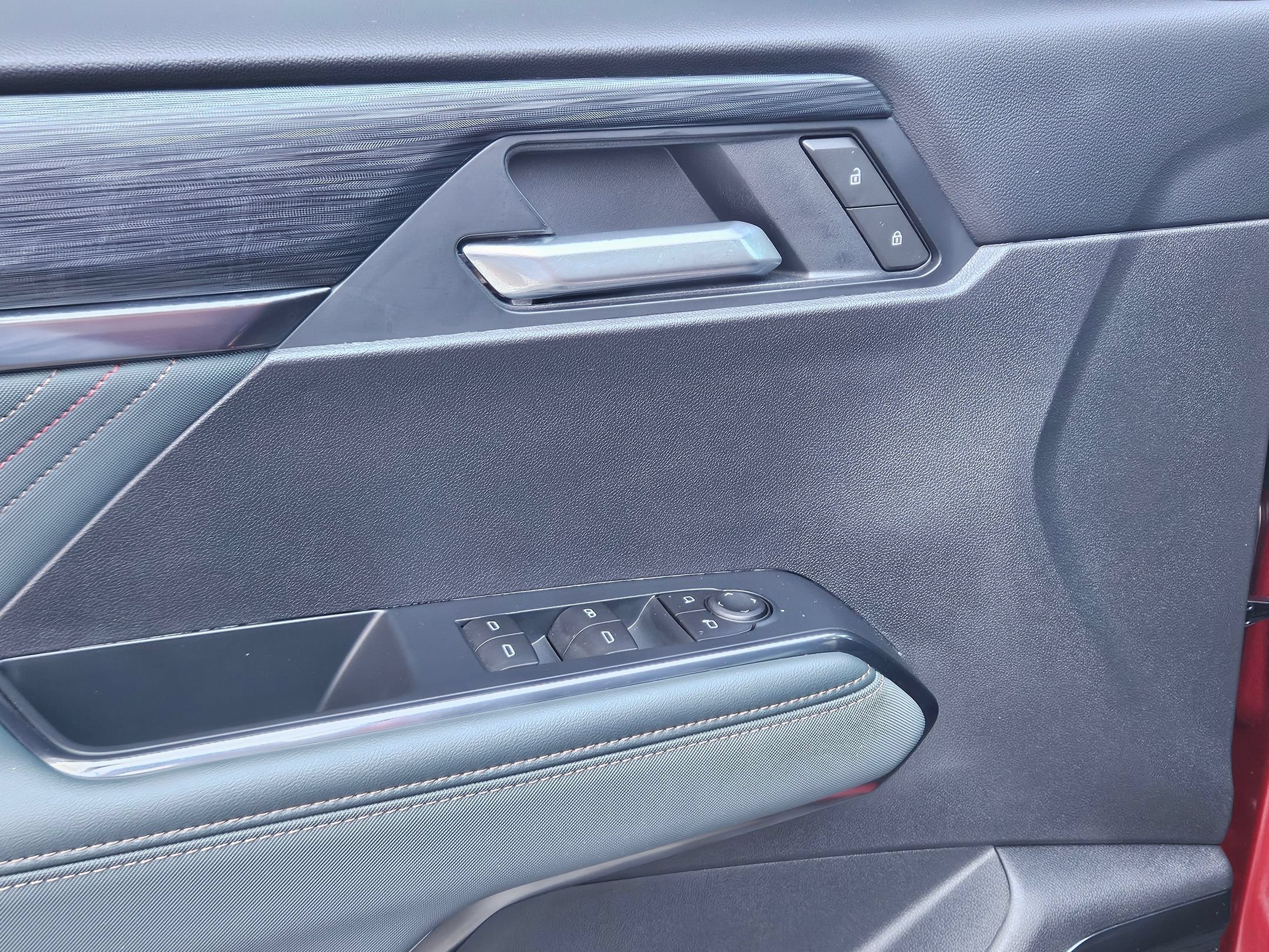 2024 GMC Acadia AT4 - Photo 18