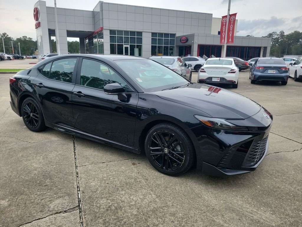 Used 2025  Toyota LE image 7