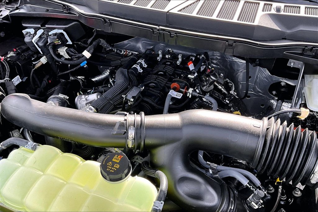 New 2026 Agate Black Metallic Ford Lariat® image 31