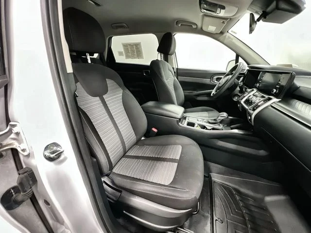 2021 Kia Sorento LX - Photo 25