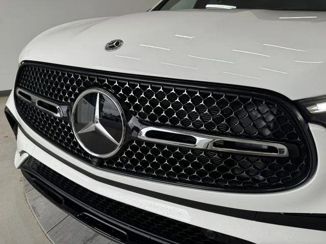 New 2026 Polar White Mercedes-Benz GLC 300 Coupe image 43