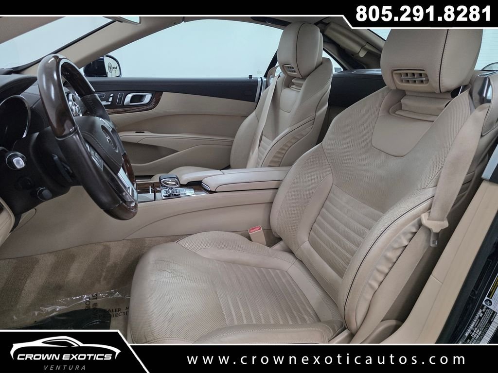 Used 2014  Mercedes-Benz SL 550 image 30