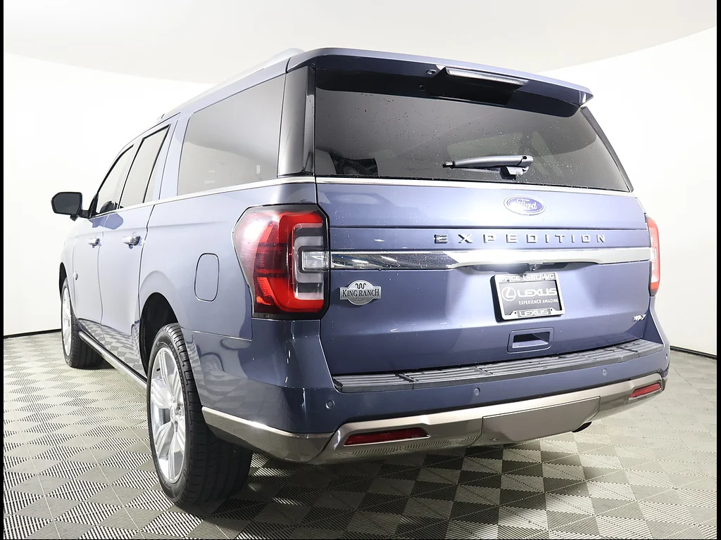Used 2023 Infinite Blue Metallic Tinted Clearcoat Ford King Ranch image 4